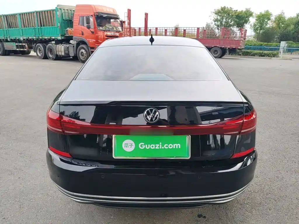 Volkswagen Passat PHEV — миниатюра 6