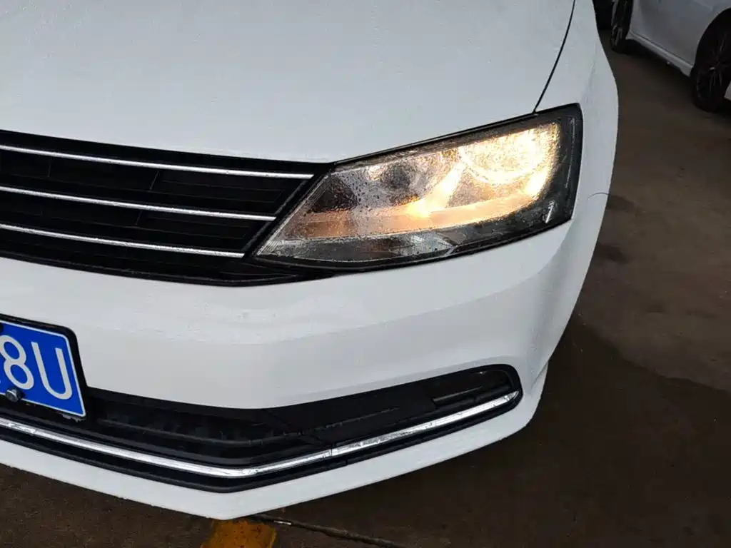 Volkswagen Sagitar — миниатюра 24