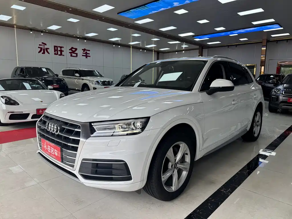 Audi Q5L - фото 2