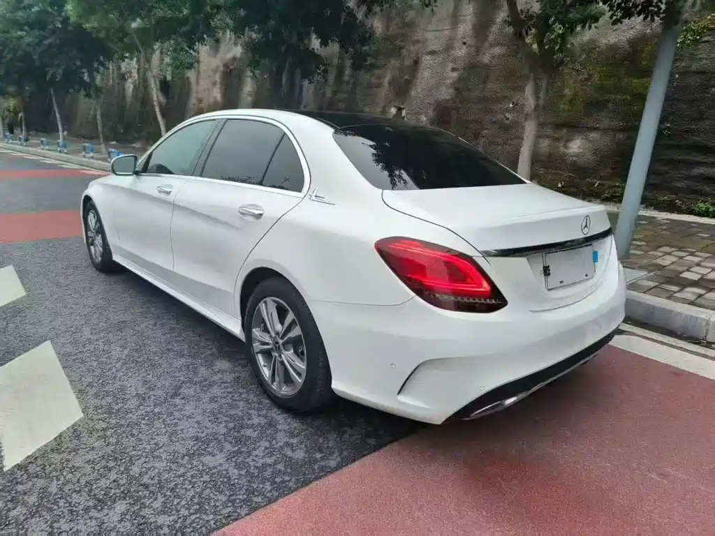 Mercedes-Benz C-Class — миниатюра 8