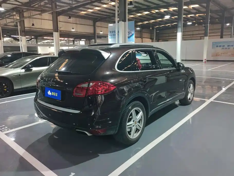 Porsche Cayenne — миниатюра 3