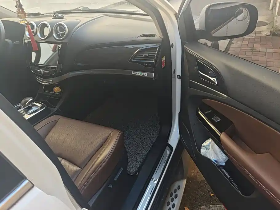 BYD Tang New Energy — миниатюра 8