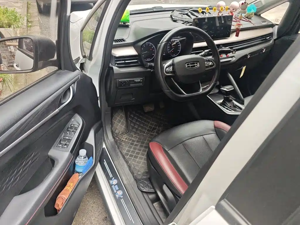 Geely Vision X3 — миниатюра 14