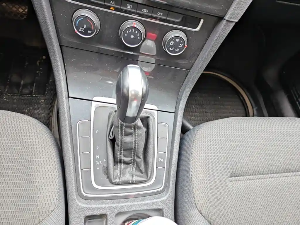 Volkswagen Golf — миниатюра 14
