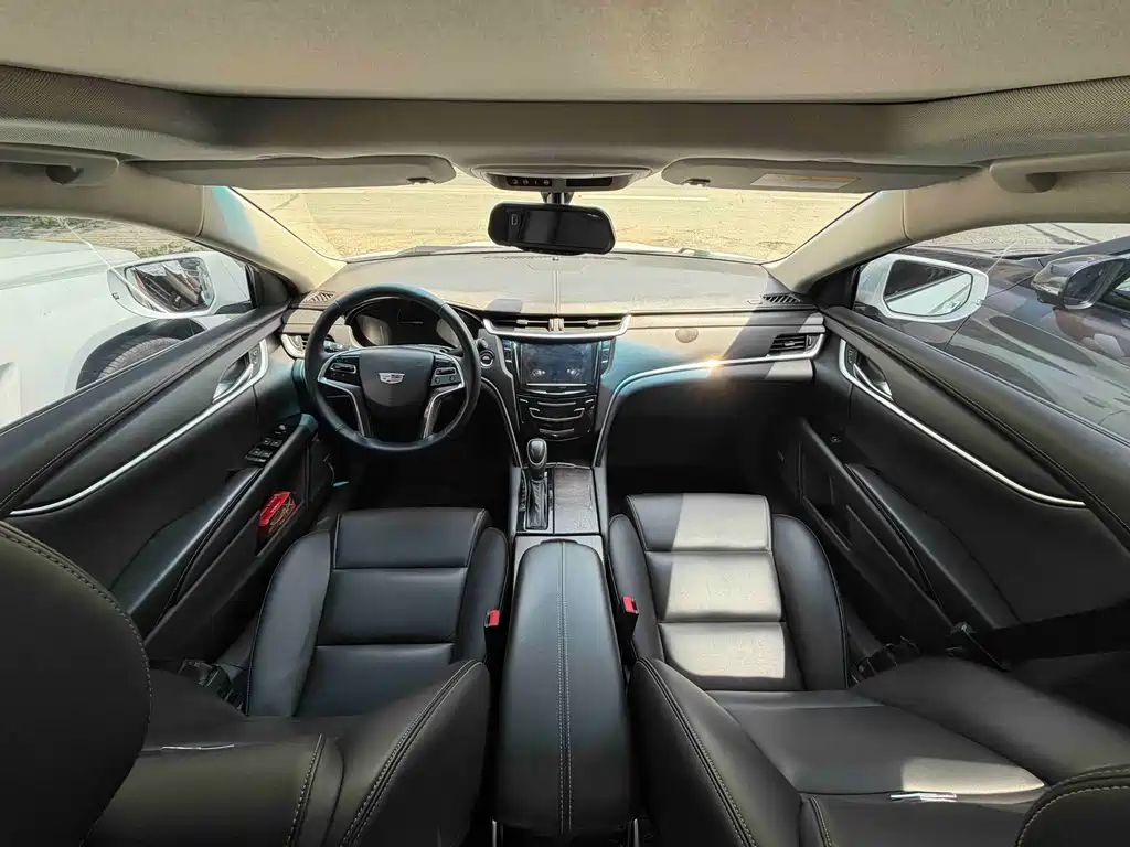 Cadillac XTS 2018 28T