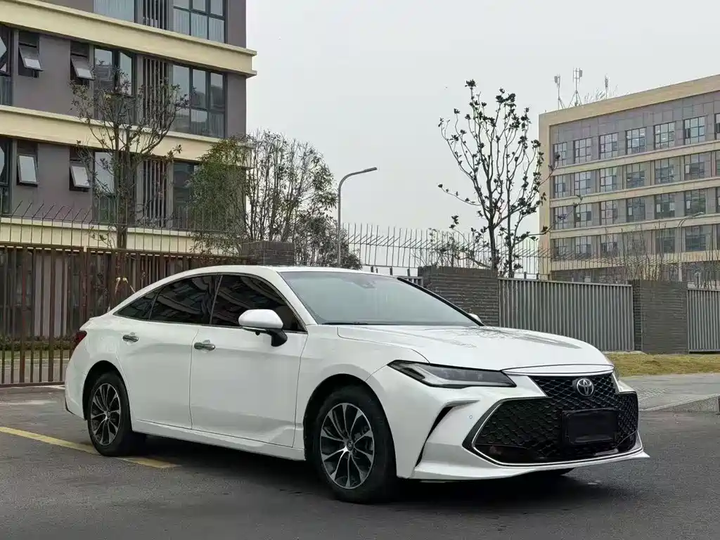 Toyota Avalon — миниатюра 3