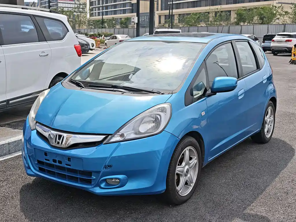 Купить Honda Fit