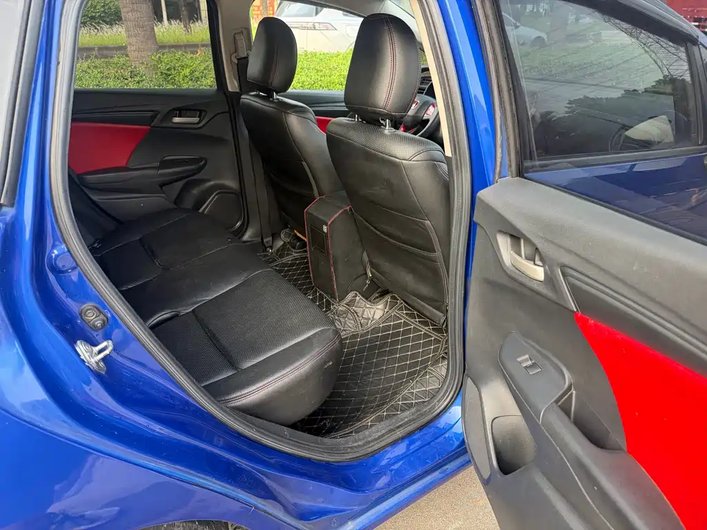 Honda Fit — миниатюра 9