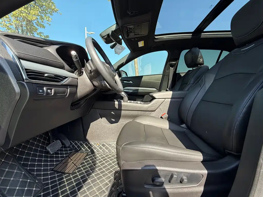 Cadillac XT4 — миниатюра 9