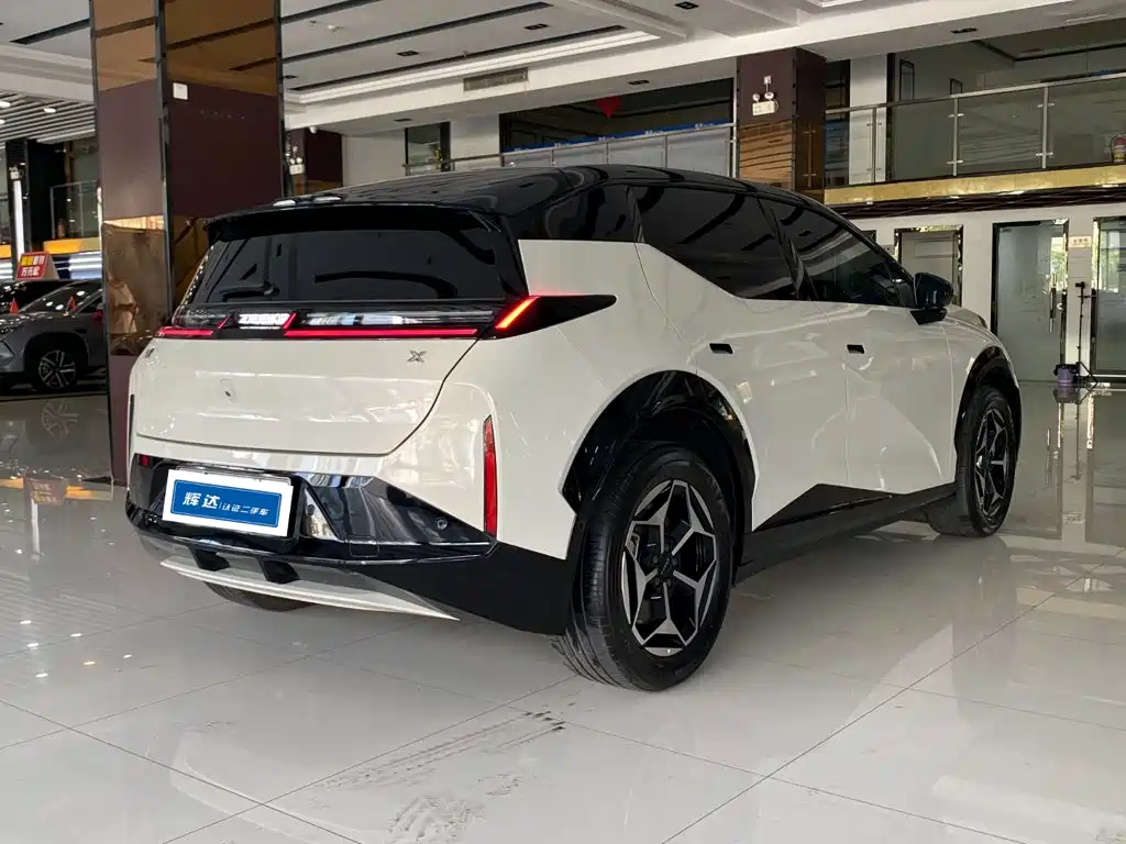 Zeekr X — миниатюра 7