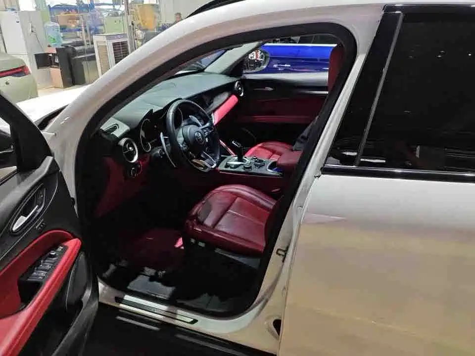 Alfa Romeo Stelvio — миниатюра 5