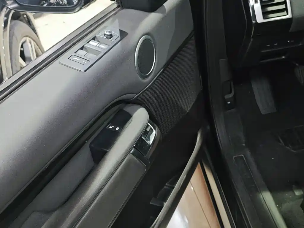 Land Rover Discovery 2017 3.0 SC V6 SE