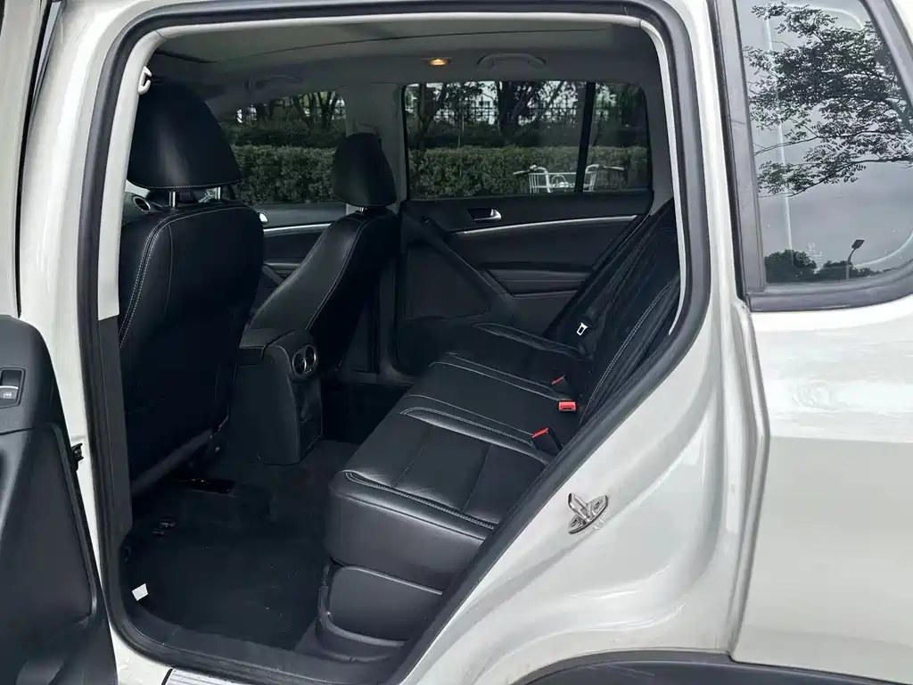 Volkswagen Tiguan — миниатюра 9