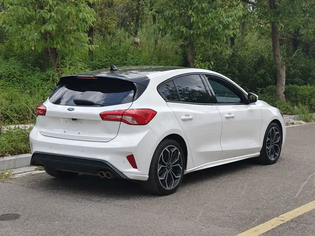 Ford Focus — миниатюра 6