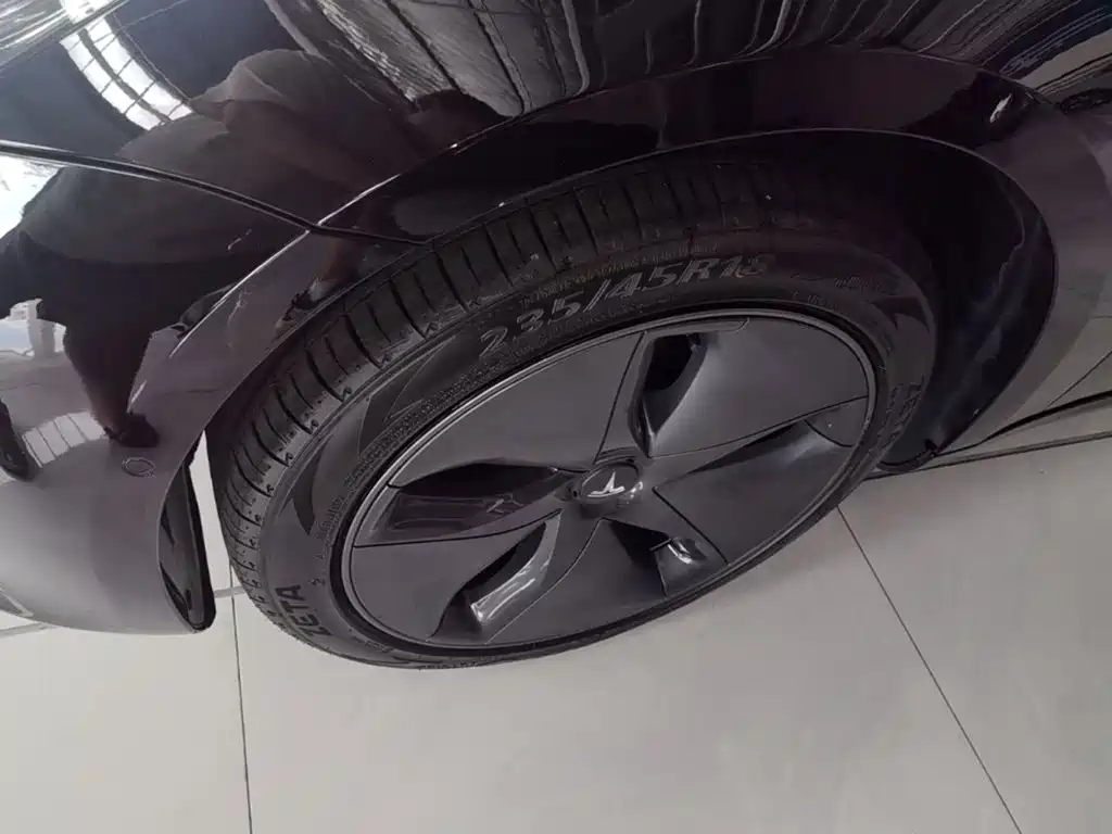 Tesla Model 3 — миниатюра 23
