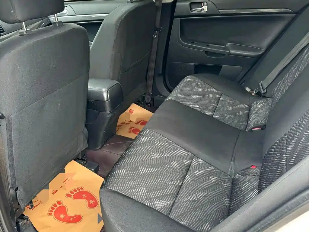 Mitsubishi Lancer EX — миниатюра 6