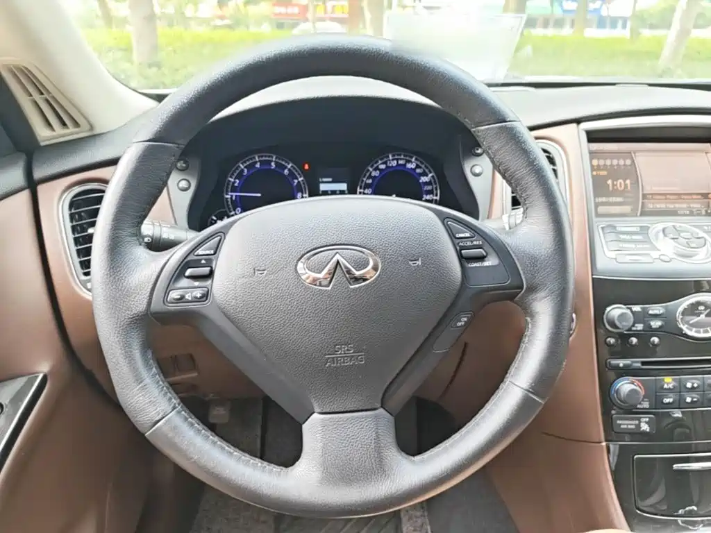 Infiniti QX50 (Import) — миниатюра 11