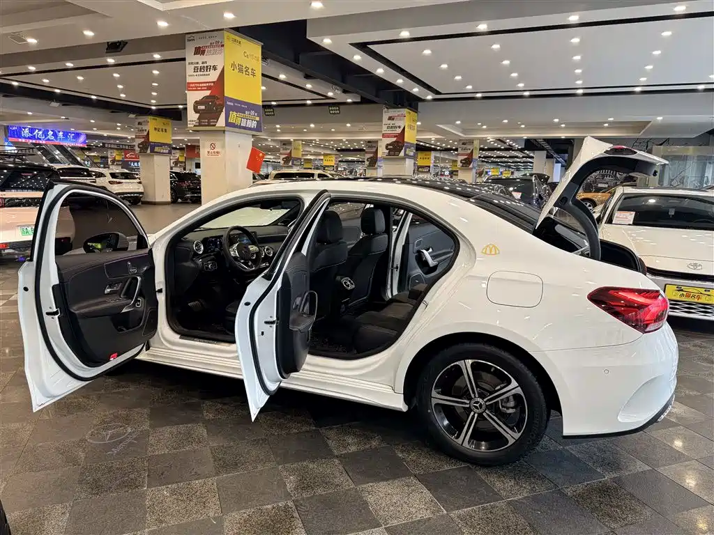 Mercedes-Benz A-Class — миниатюра 31