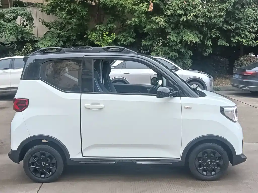 Wuling MINIEV — миниатюра 4