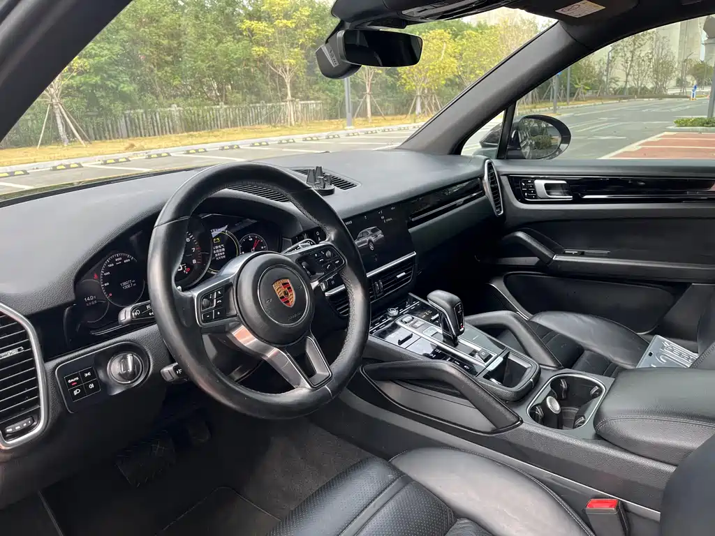 PORSCHE CAYENNE