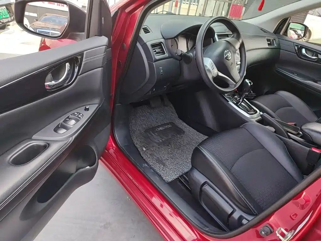 Nissan Tiida — миниатюра 16