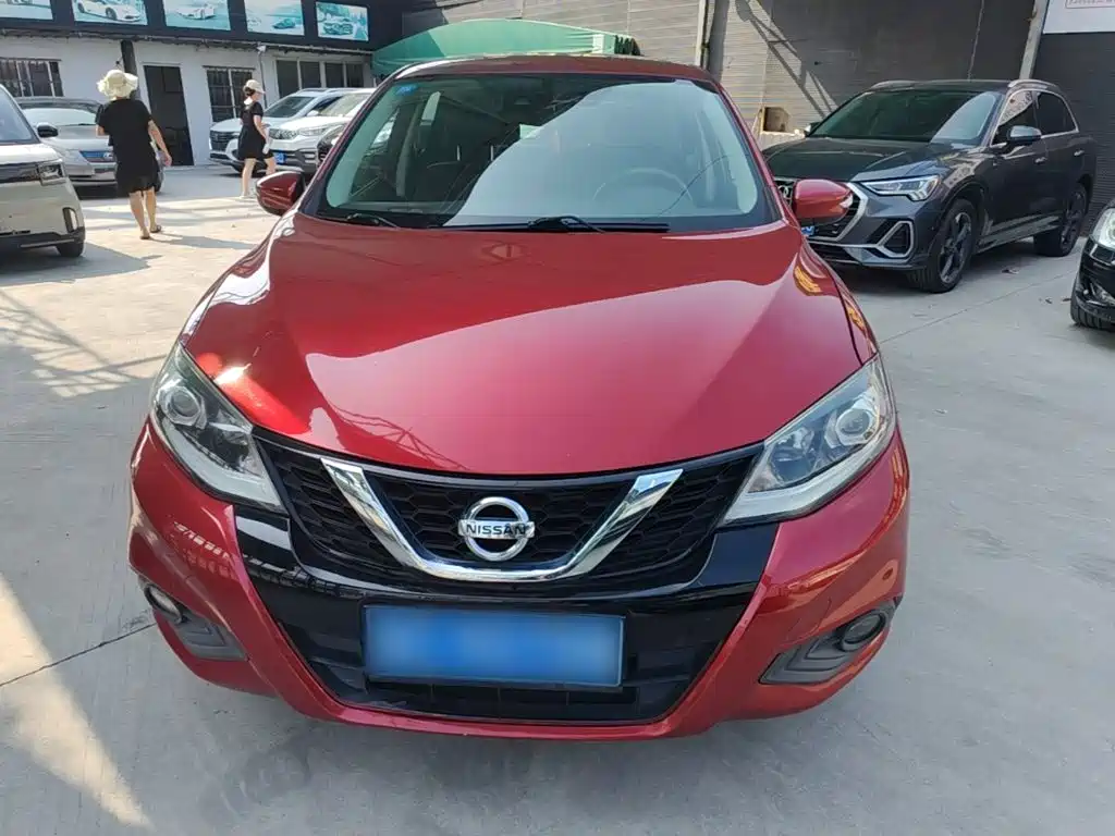 Nissan Tiida — миниатюра 3