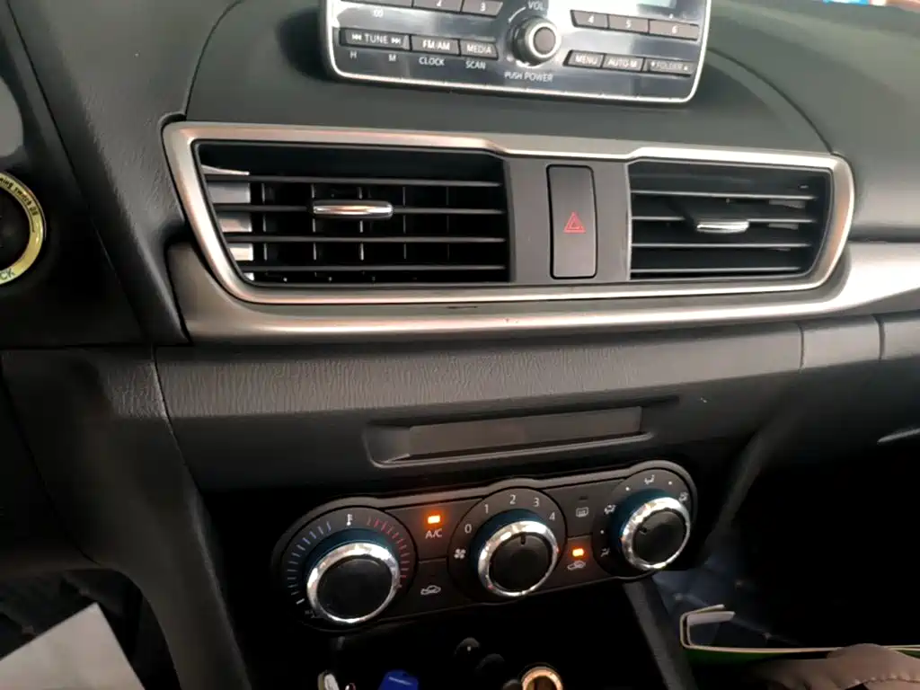 Mazda 3 Axela — миниатюра 13