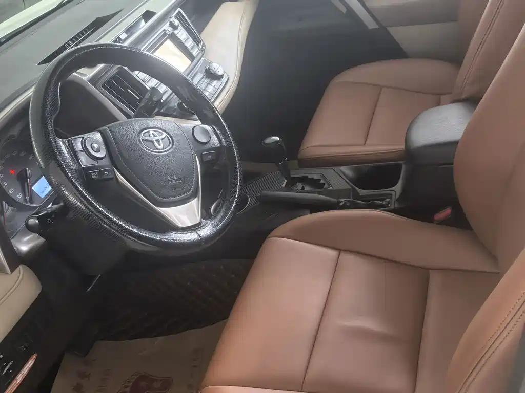 Toyota RAV4 — миниатюра 4
