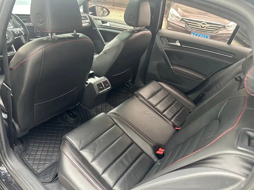 Volkswagen Golf GTI — миниатюра 6