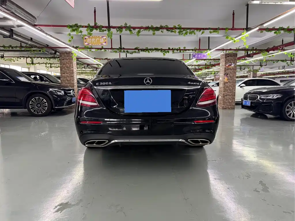 Mercedes-Benz E-Class — миниатюра 10
