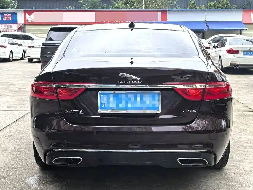 Jaguar XFL — миниатюра 9