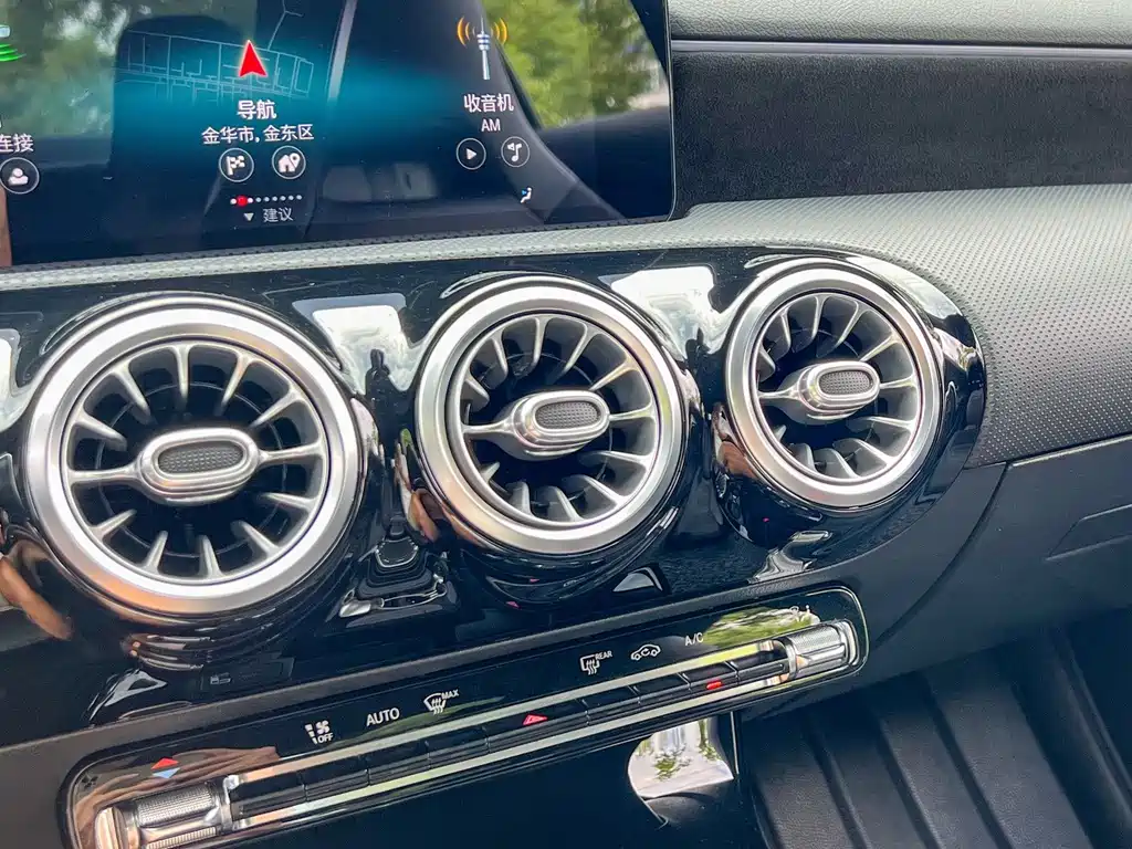 Mercedes-Benz CLA (Import) — миниатюра 8