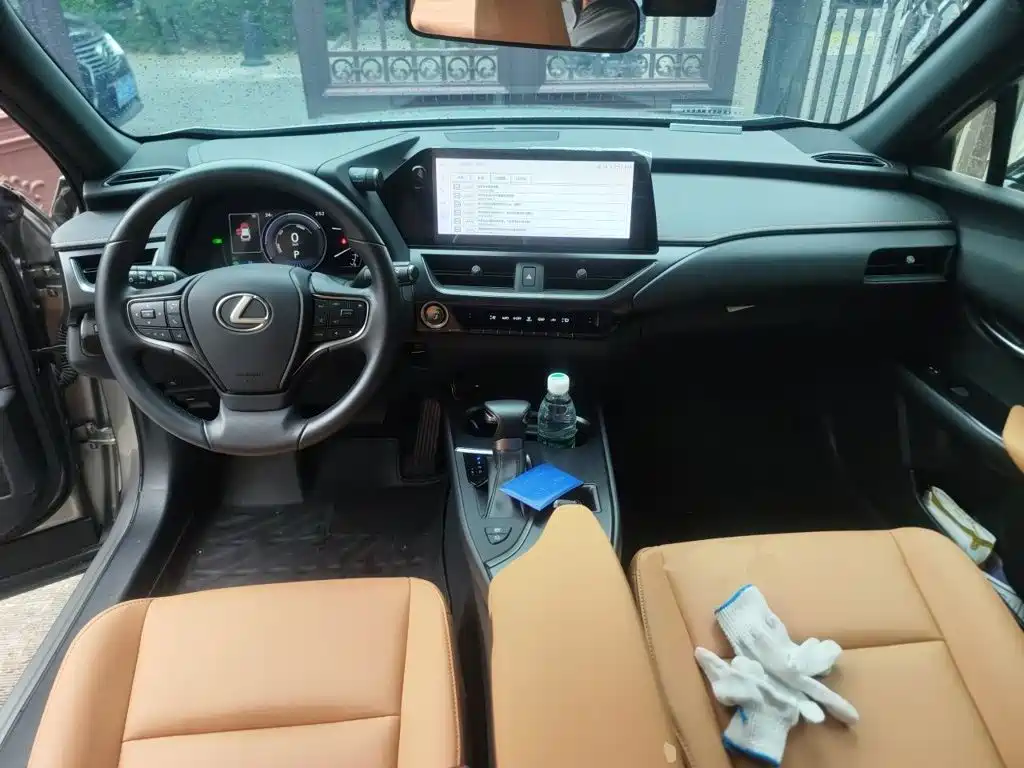 Lexus UX — миниатюра 5