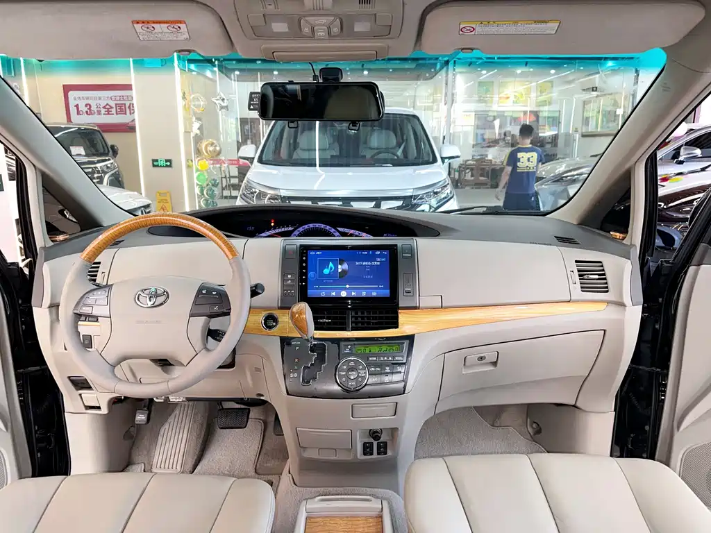 Toyota Previa — миниатюра 14