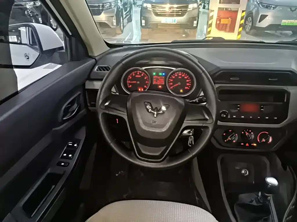 Wuling Hongguang — миниатюра 11