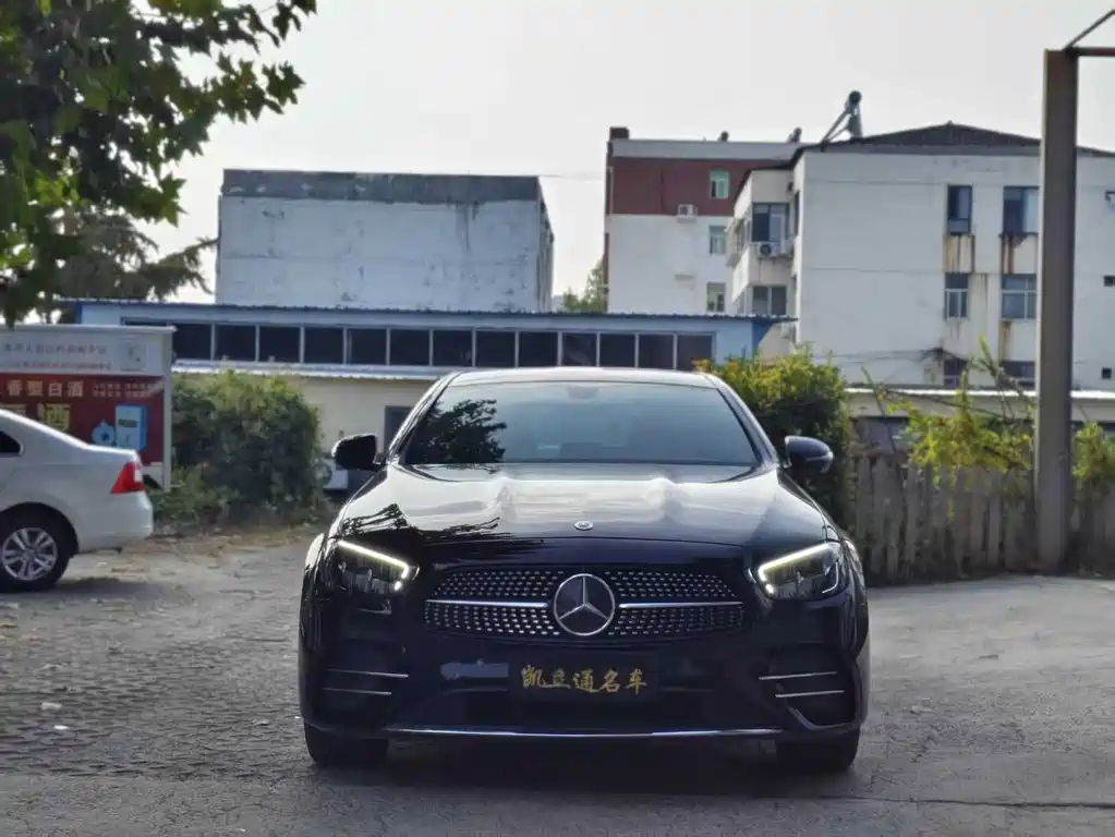 Mercedes-Benz E-Class — миниатюра 2
