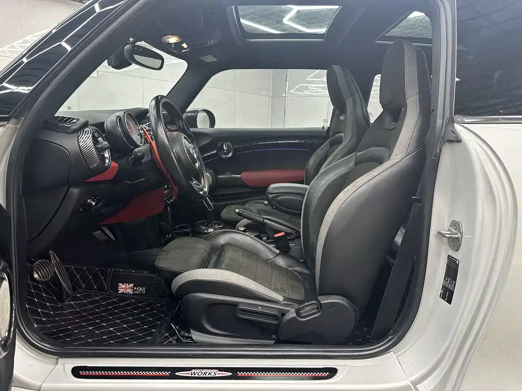 Mini JCW 2020 2.0T JOHN COOPER WORKS