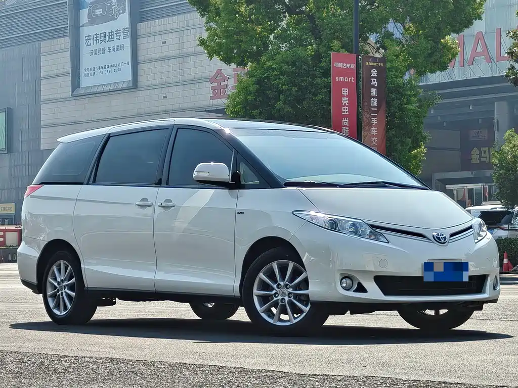 Toyota Previa — миниатюра 3