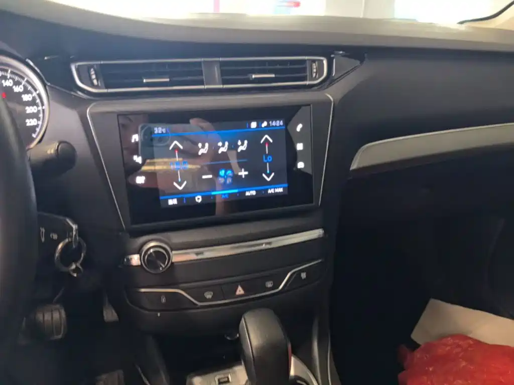 Peugeot 408 — миниатюра 18