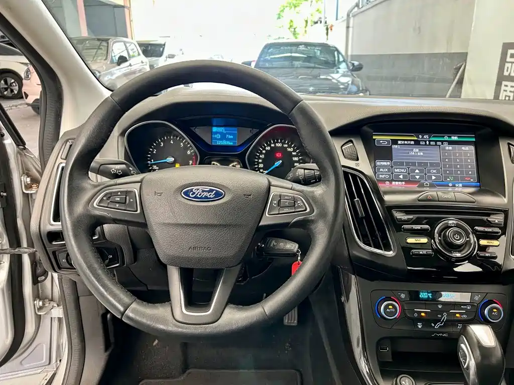 Ford Focus — миниатюра 12