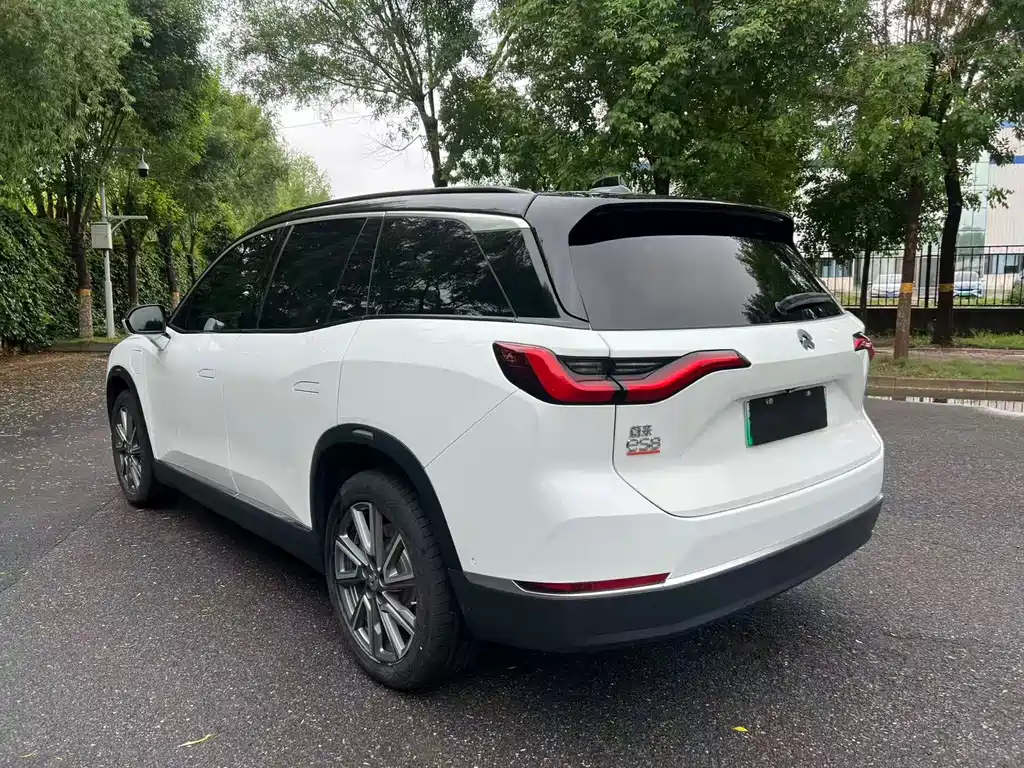 NIO ES8 2020 485KM мест