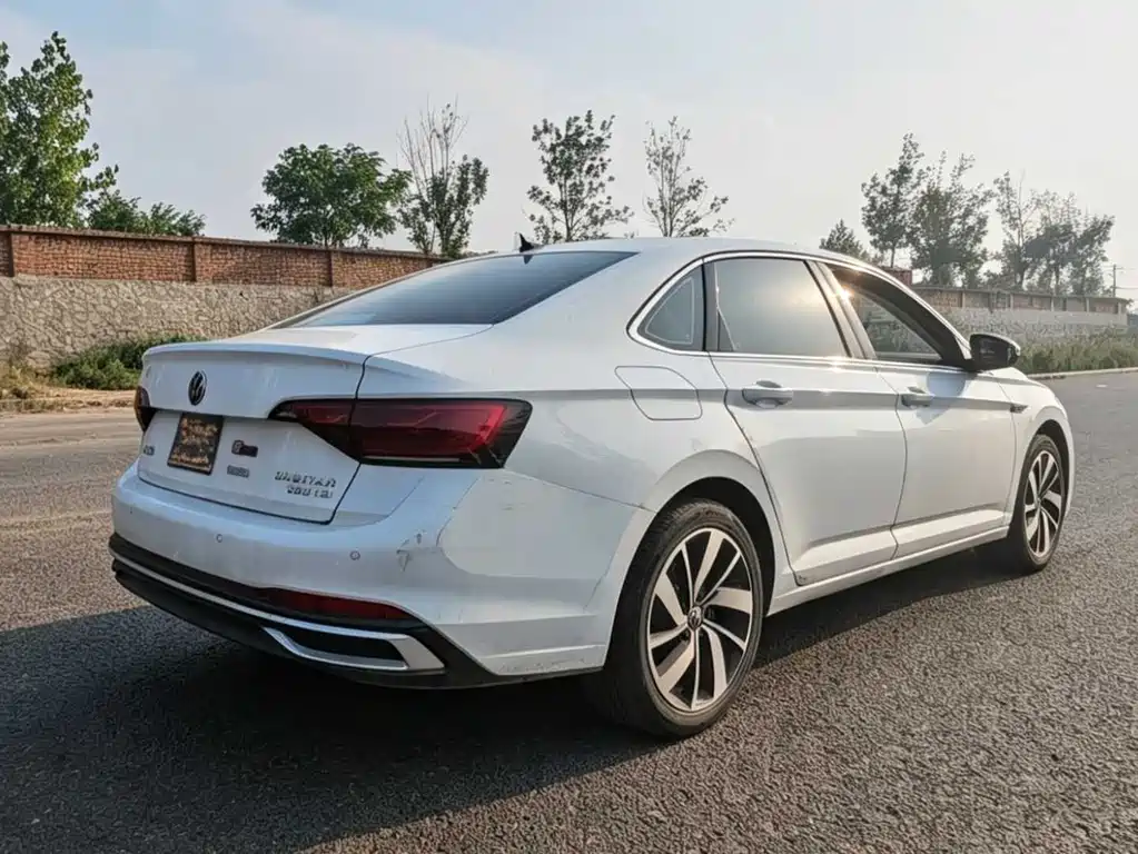 Volkswagen Sagitar 2023 300TSI DSG