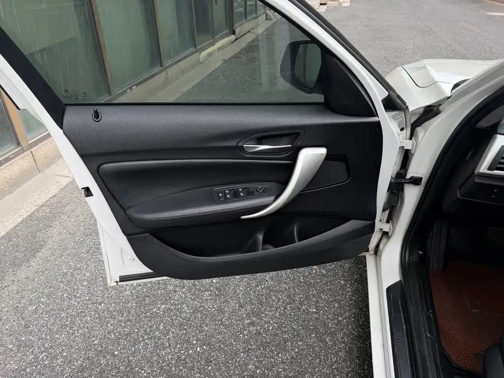 BMW 1 Series (Import) — миниатюра 10