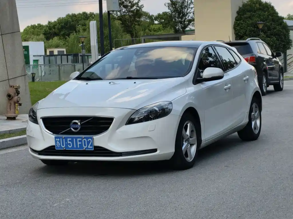 Volvo V40