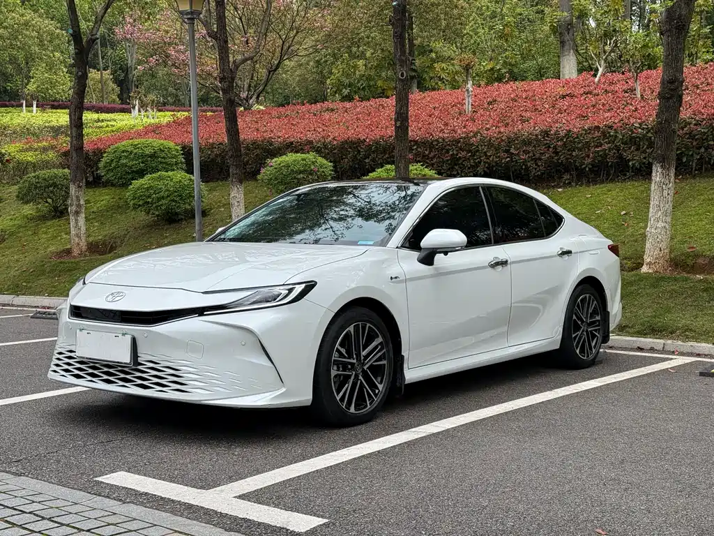 Toyota Camry 2024 Hybrid 2.0HG Premium Edition