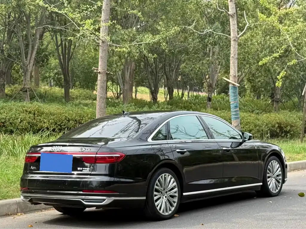 Audi A8 — миниатюра 7