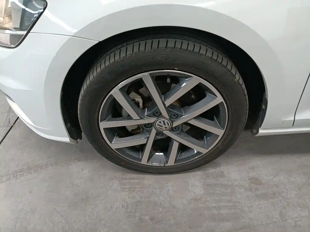 Volkswagen Golf — миниатюра 23