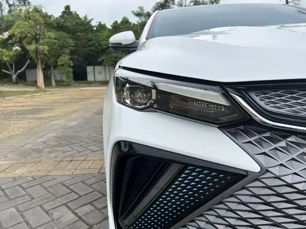 GEELY AUTOMOBILE EMGRAND L HIP