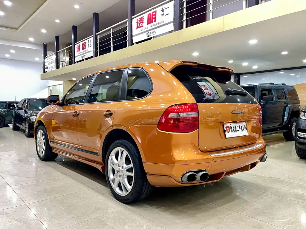Porsche Cayenne — миниатюра 7