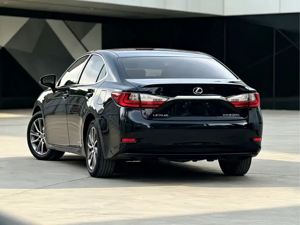 Lexus ES — миниатюра 2